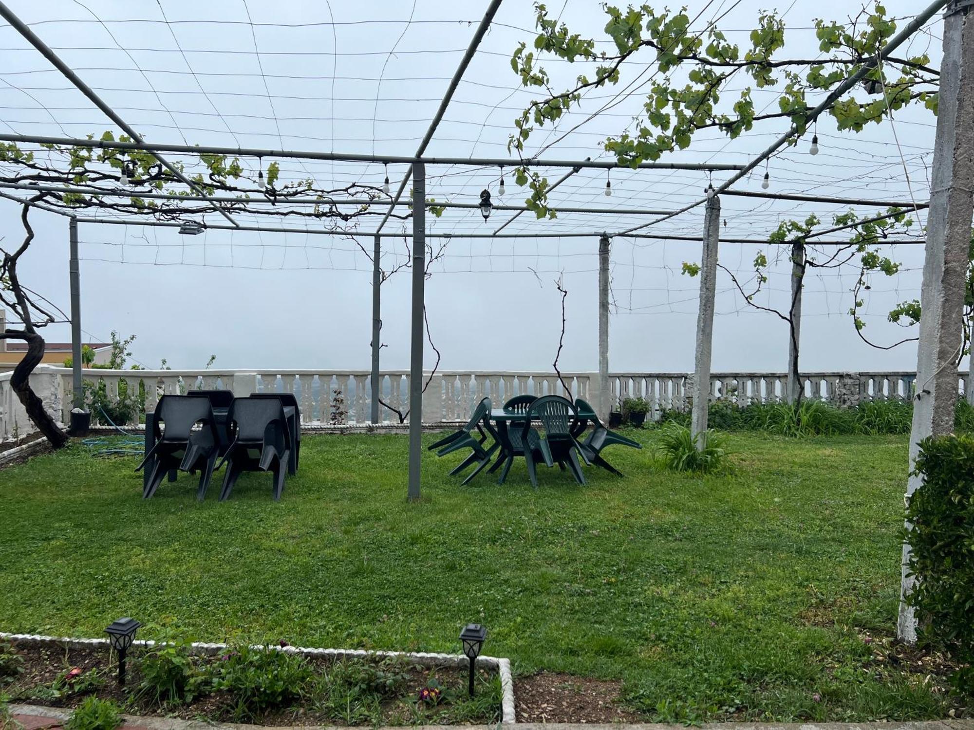 Garden Villa Guni Kruje Exterior photo